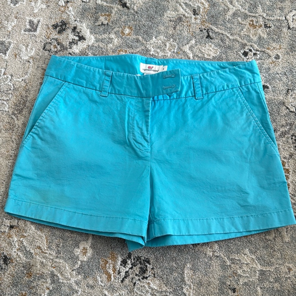 Vineyard Vines blue shorts size 8
